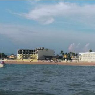 'Blindan' playa de Barra de Navidad para prevenir desastres