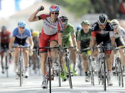El ciclista Alexander Kristoff se impone en la décimocuarta etapa del Tour. EFE /