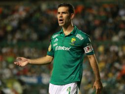 El zaguero michoacano portando la camisa de su actual club, el León. MEXSPORT /