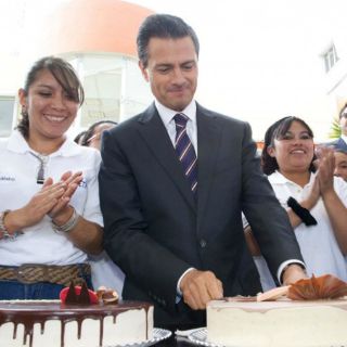 Mexicanos reclaman a Peña Nieto en su cumpleaños