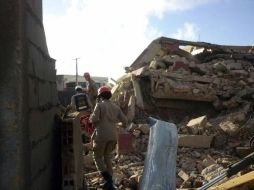 La familia vivía en el edificio en contucción, que después colapsó, ya que el padre era uno de los trabajadores. Foto: @jrprandina. ESPECIAL /