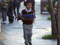 Los niños en edad escolar, especialmente varones, son más propensos a sufrir fracturas. ARCHIVO /