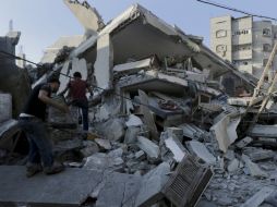 Autoridades han acudido a la región para intentar pedir un cese al fuego. AP /