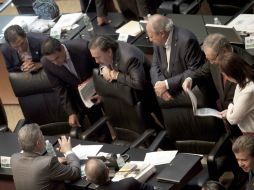 El pleno reinicia las reformas que permitirían a Pemex y CFE competir en el nuevo panorama. SUN /