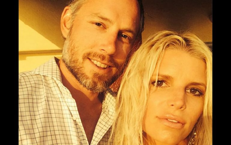 Jessica Simpson y su esposo Eric Johnson continúan derrochando amor. ESPECIAL /