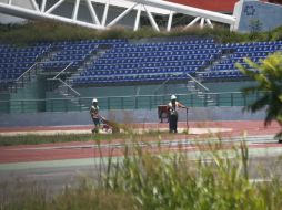 Unos cuantos trabajadores y maquinaria ya iniciaron los trabajos.  /