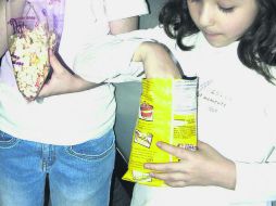 Las autoridades ya retiraron anuncios publicitarios de refrescos y otros productos tanto en cines como en televisión. NTX /