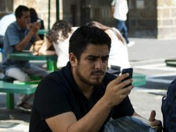 México ocupa el último sitio de los 34 países de la OCDE en banda ancha móvil. ARCHIVO /