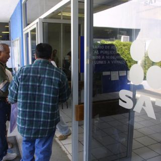 Operaciones falsas generarían daño por 110 mil MDD: SAT