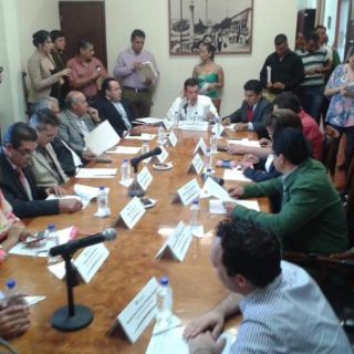 Aprueban contratación de plazas para Reclusorio Metropolitano
