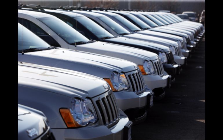El llamado atañe a viejos modelos de vehículos Jeep Commander de 2006-2007 y Cherokee 4x4 de 2005 a 2007. ARCHIVO /