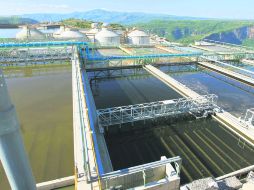 La planta de Agua Prieta permitirá que más de seis mil litros de agua por segundo sean tratados antes de ser vertidos al Río Santiago.  /
