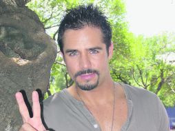 José Ron encontró el equilibrio personal durante su participación en la obra de teatro Godspell. NTX /