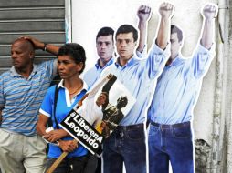 Seguidores de Leopoldo López se manifiestan a las afueras de la Corte venezolana. AFP /