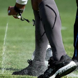Árbitros en liga francesa también usarán spray
