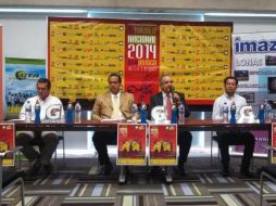 Juan Carlos Vázquez, vicepresidente de la Sección 6 Occidente de la Federación Mexicana de Tenis, acompañado de Jorge Orozco.  /