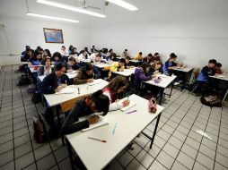 México invierte 19.6% de su gasto público en educación.  /