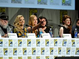 Los actores protagonizan un panel durante la convención Comic-Con. AP /