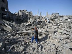 La población de Gaza ha podido salir a las calles para aprovisionarse durante las horas de tregua. AFP /