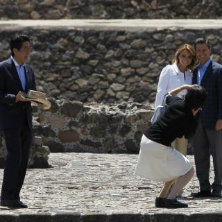 Enrique Peña Nieto y Shinzo Abe recorren Teotihuacán