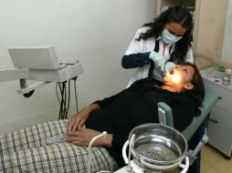 Prevenir. Por lo regular se visita al dentista cuando llega el dolor, y esto es un mal hábito en la población.  /