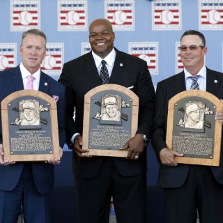 Maddux, Glavine y Thomas ingresan al Salón de la Fama