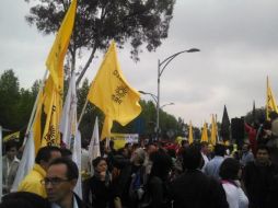 Organizaciones campesinas y militantes del PRD llegan al Palacio Legislativo de San Lázaro. Foto: ‏@prensaeloi. ESPECIAL /