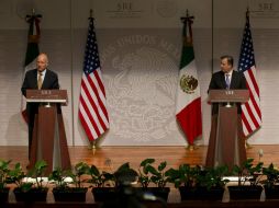 El secretario de Relaciones Exteriores, José Antonio Meade Kuribreña y gobernador de California, Jerry Brown (i). AP /