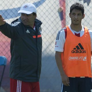 Carlos Bustos reconoce error de Ángel Reyna