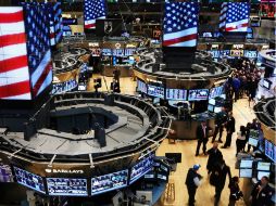 Wall Street concluyó la jornada con tendencias dispares en sus índices. ARCHIVO /