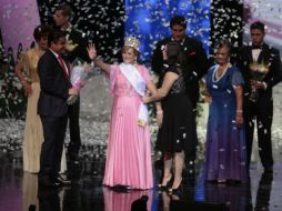 El gobernador, Aristóteles Sandoval fue el encargado de coronar a la nueva reina.  /