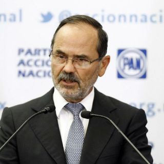 El PAN va por consulta sobre salarios mínimos