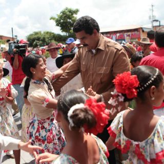 Maduro afirma que un 'pajarito' le dijo que Chávez está feliz