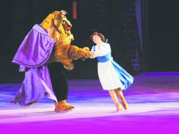 En su rol. Sarah Kawahara interpretando a la Bella, el cual es uno de sus personajes favoritos en este show. ESPECIAL /