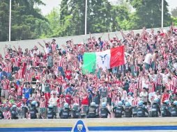 El rebaño en la capital. La afición rojiblanca tomó por asalto las tribunas de Ciudad Universitaria el domingo pasado. MEXSPORT /