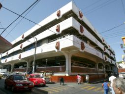 Los locatarios se oponen la inversión privada para la construcción de un nuevo mercado. ARCHIVO /