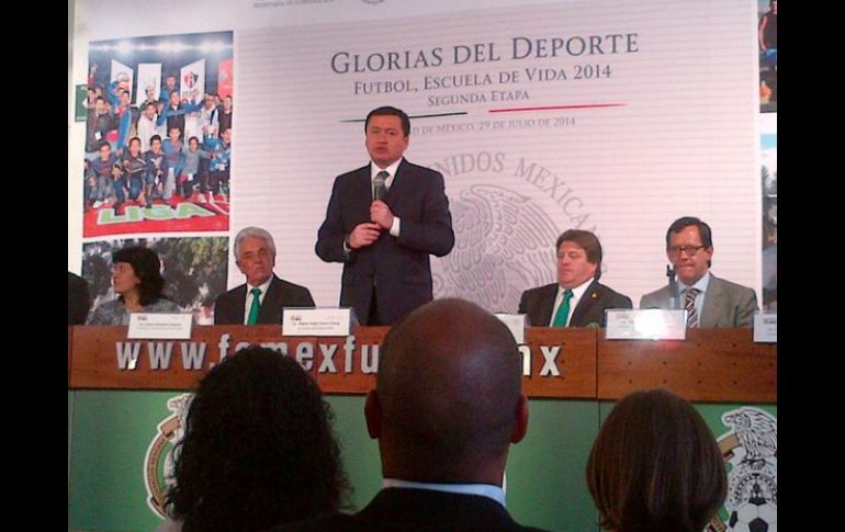 Osorio Chong presenta el programa Glorias del Deporte para atender causas que originan la violencia. TOMADA DE @SEGOB_mx  /