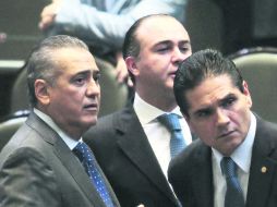 Los coordinadores. Manlio Fabio Beltrones (PRI), Luis Alberto Villarreal (P AN)y Silvano Aureoles (PRD), ayer. SUN /