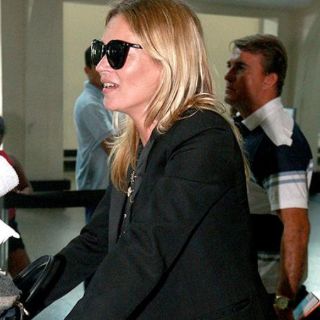 Kate Moss se pasea borracha por un aeropuerto