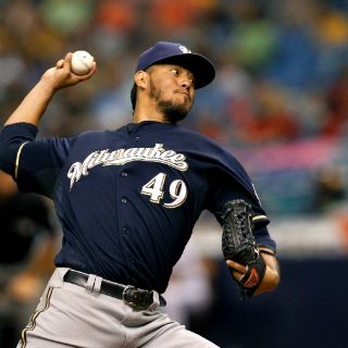 Cerveceros y Gallardo blanquean a Rays