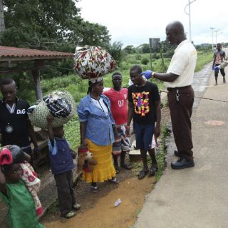 Brote de ébola lleva más de 700 muertes en África