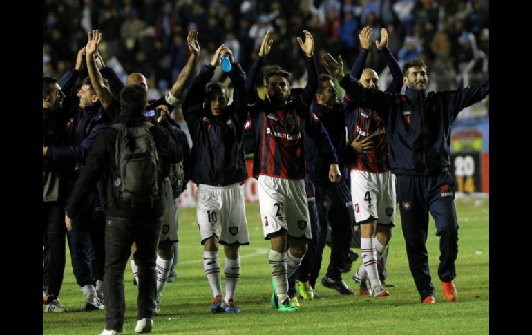 El equipo azulgrana selló su pase en el Hernando Siles de la Paz. EFE /