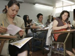 Hasta el momento son dos mil 715 concursantes los que han realizado el examen de ambas entidades. ARCHIVO /