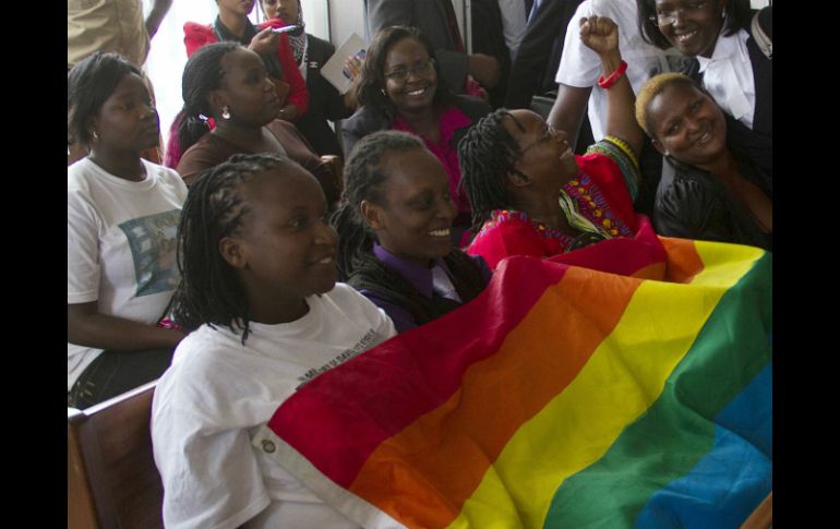 Activistas estallaron en ruidosos vítores luego de que la corte falló que la ley es ahora nula y sin validez. AFP /