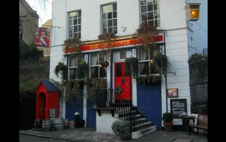 Este 2014 se cumplen 100 años de que ''una espiritista francesa'' sintió una presencia extraña en The Grenadier. Foto: Google maps. ESPECIAL /