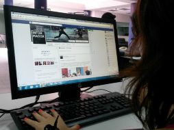 Luego de estar fuera de servicio por unos minutos, Facebook restablece su sistema.  /