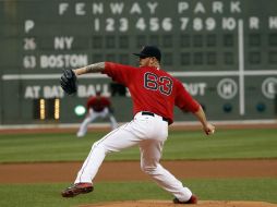 Anthony Ranaudo, fan de los Bombarderos del Bronx siendo niño, fue el lanzador ganador ayer en Fenway Park en su primer duelo en MLB. AP /