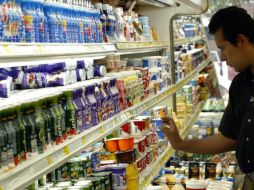 A veces, las etiquetas y los envases son tan sólo una estrategia para vender más. ARCHIVO /