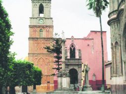 La iglesia de San Rafael, recinto sacro que merece ser observado de cerca.  /