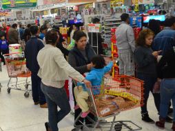 Los autoservicios son el canal más importante donde los mexicanos adquieren sus productos de cuidado personal. ARCHIVO /